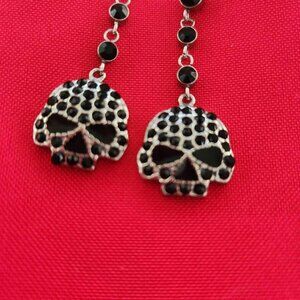 H-D Black Dangle earrings